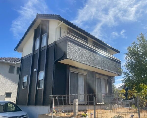 千葉県市原市にて外壁塗装メンテナンス〈塗り分けでおしゃれに〉の施工後写真